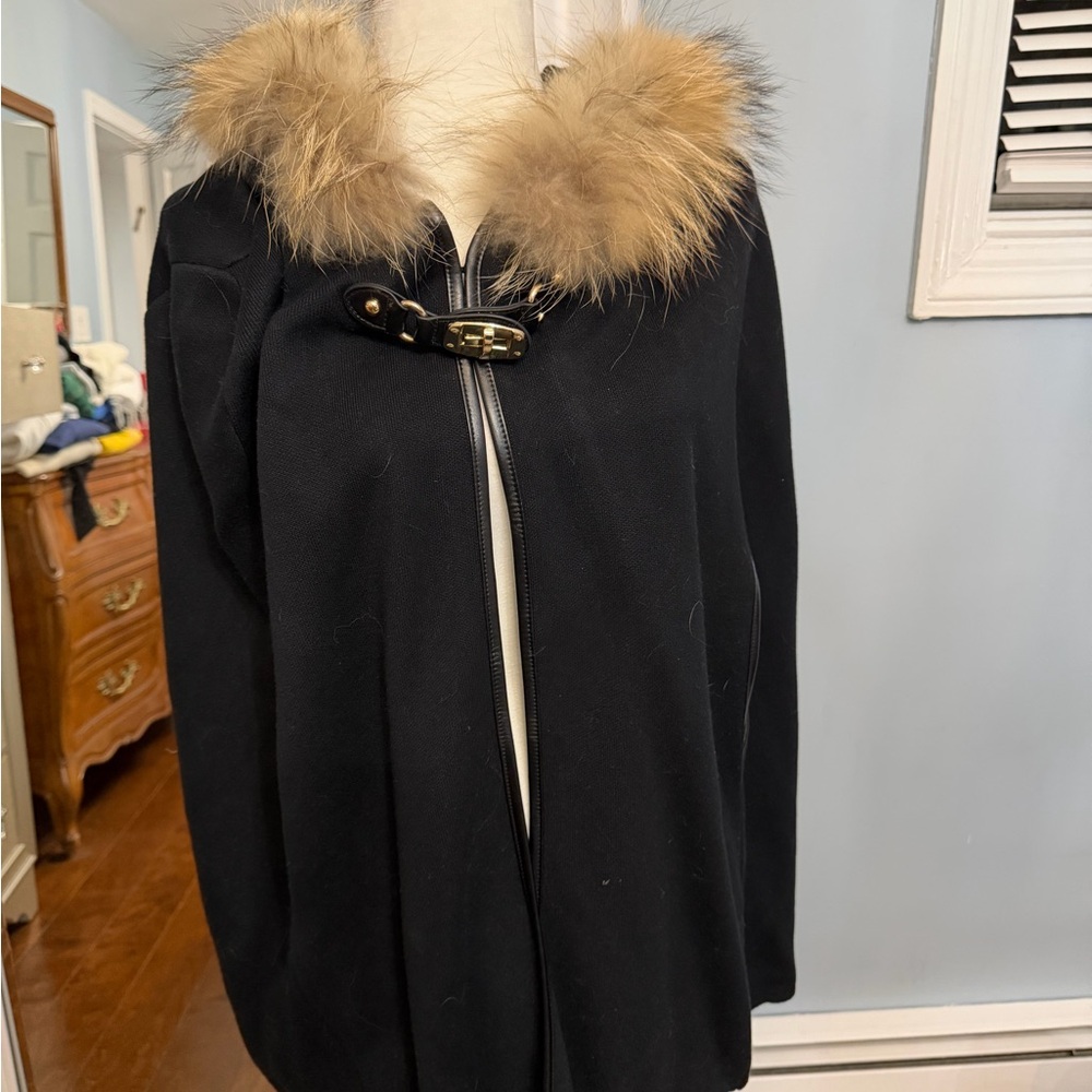 Elegant Black Cape with Faux Fur Trim